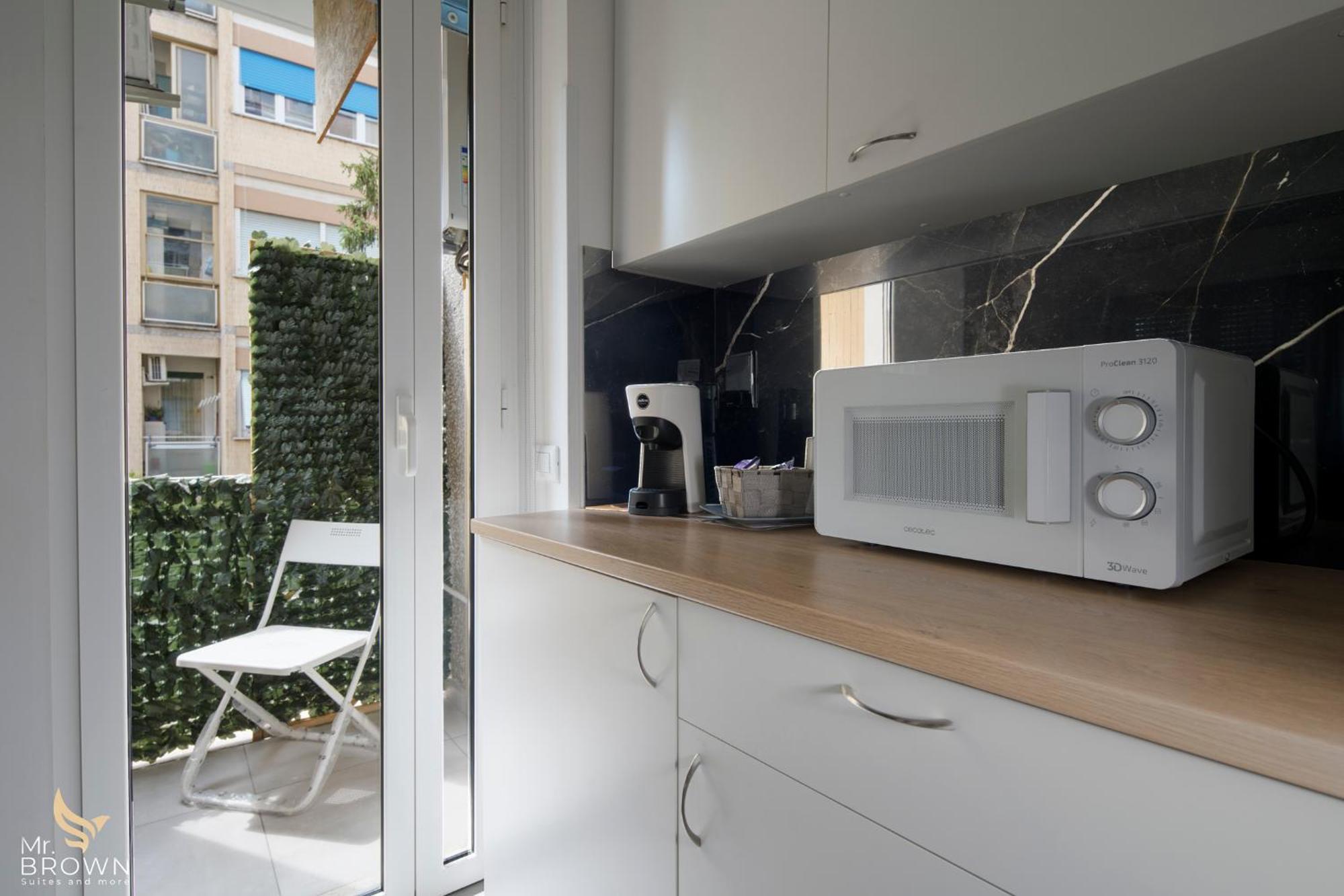 Mr Brown Home And Suites Рим Екстериор снимка