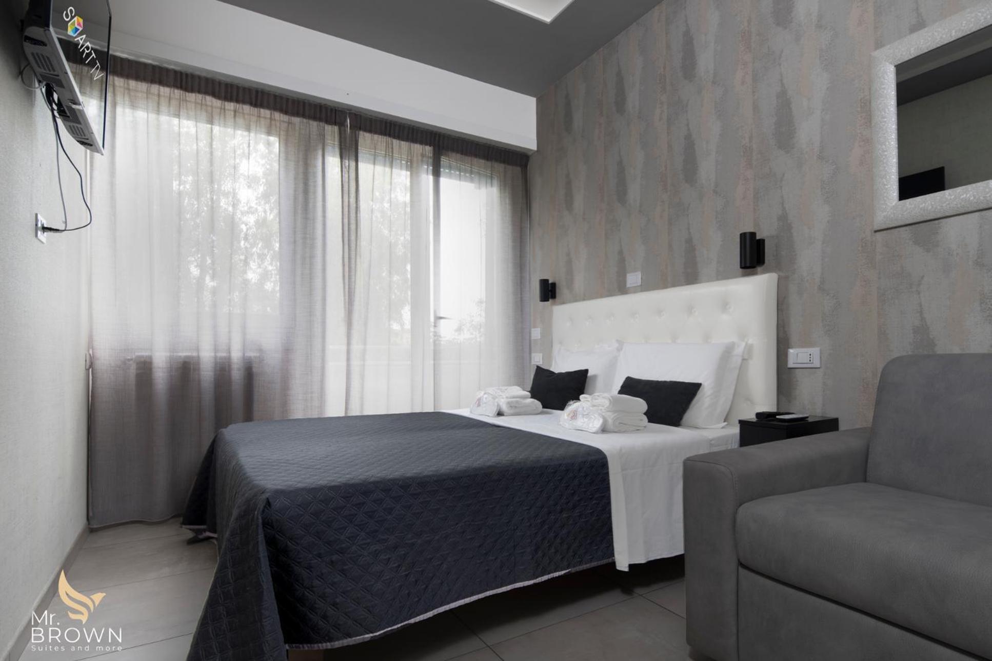 Mr Brown Home And Suites Рим Екстериор снимка