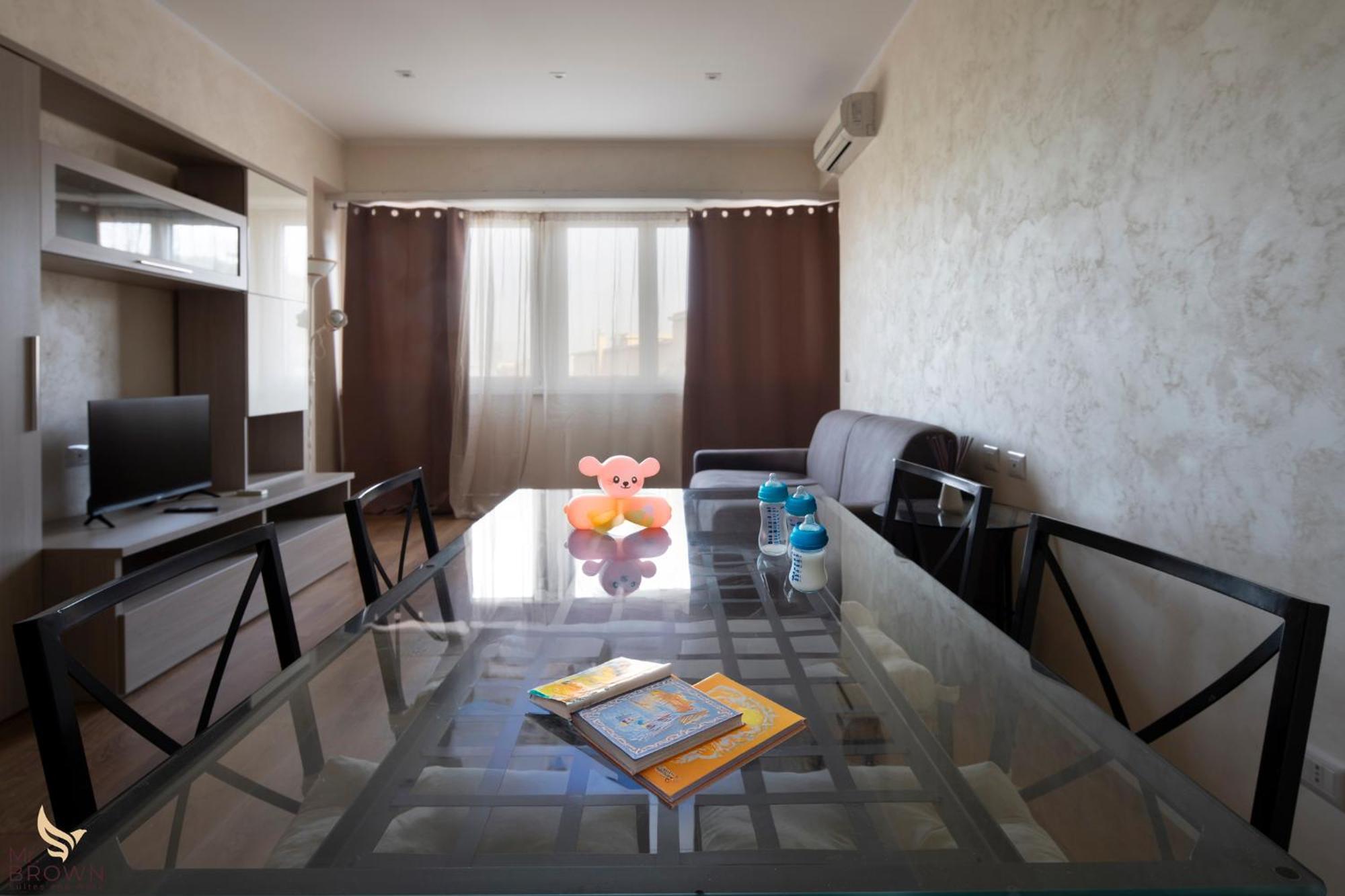 Mr Brown Home And Suites Рим Екстериор снимка
