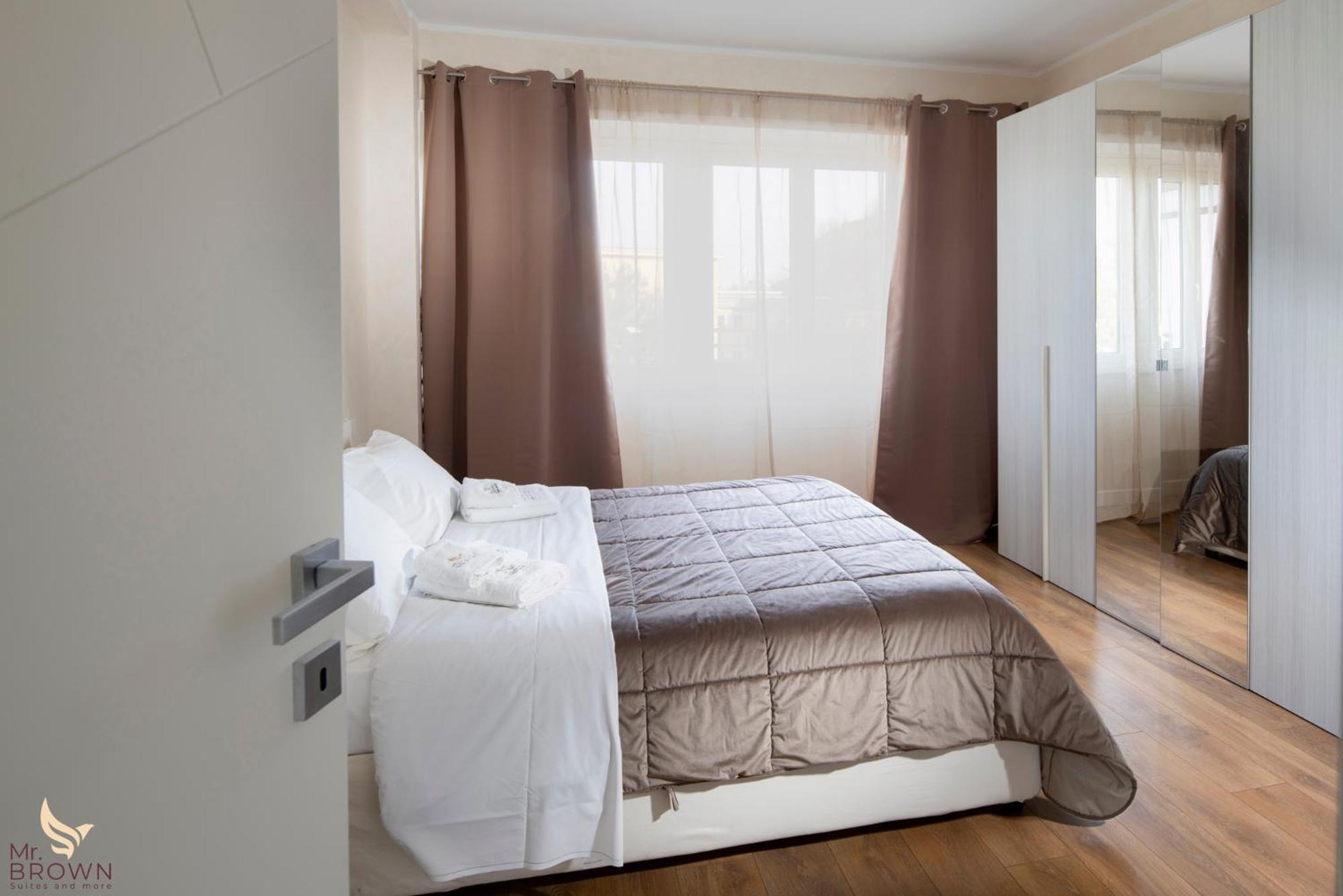 Mr Brown Home And Suites Рим Екстериор снимка