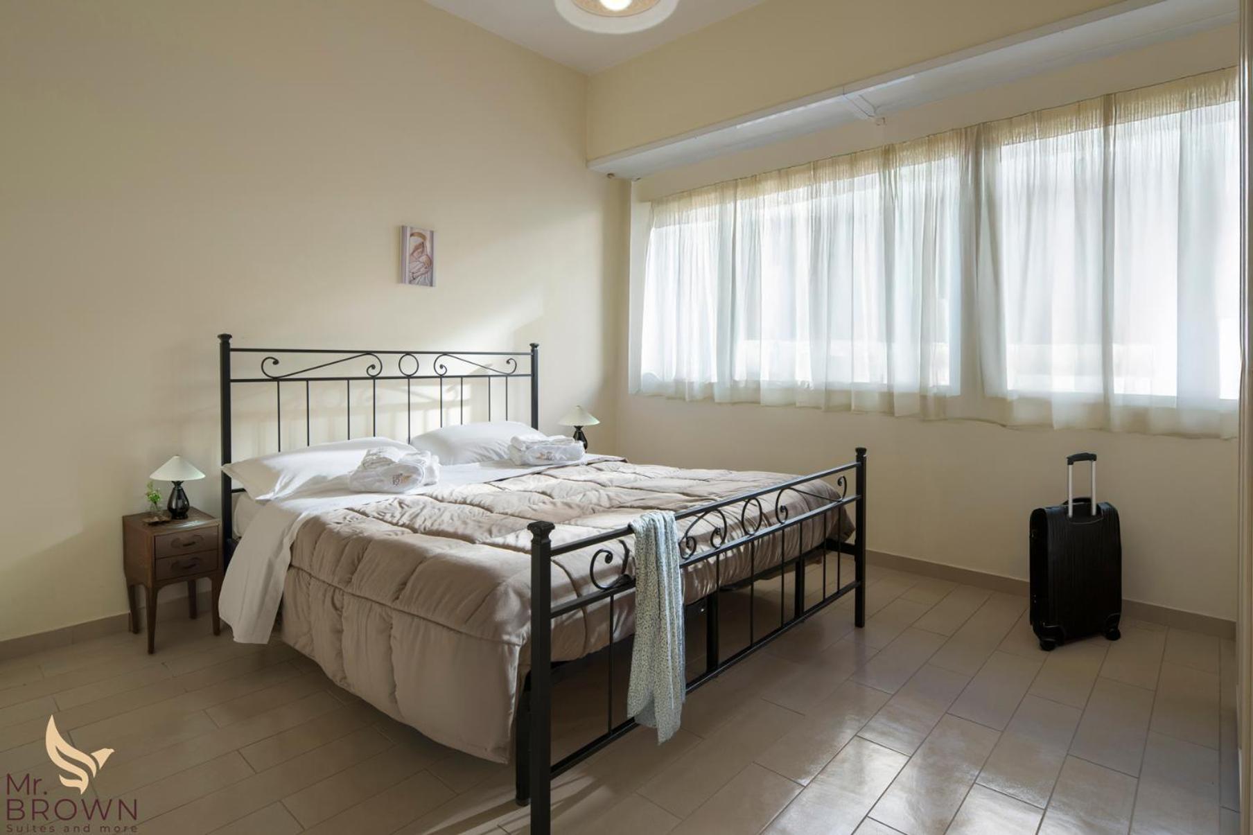 Mr Brown Home And Suites Рим Екстериор снимка