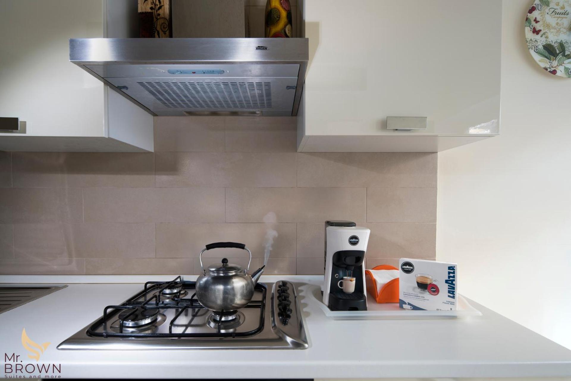 Mr Brown Home And Suites Рим Екстериор снимка