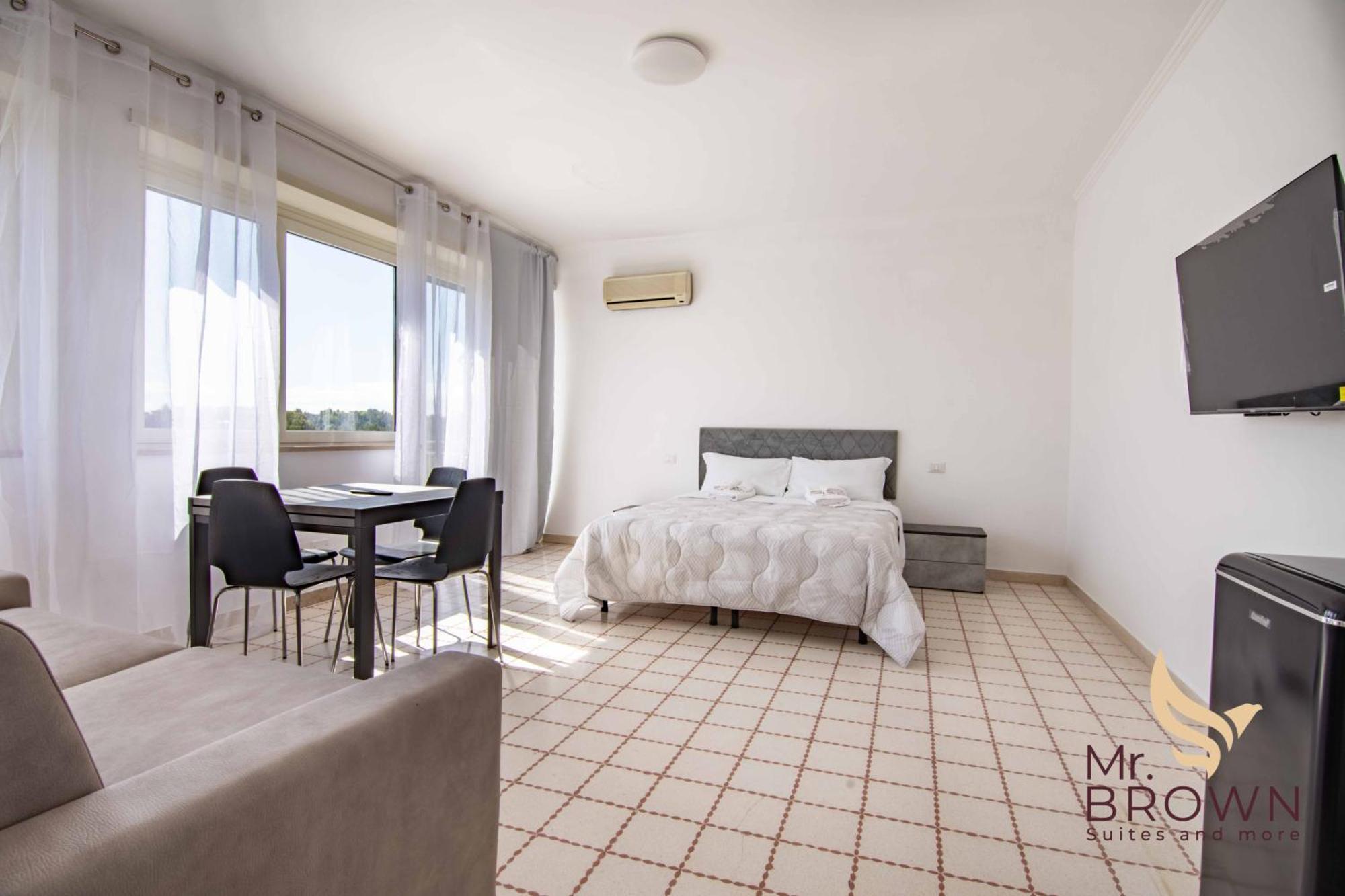 Mr Brown Home And Suites Рим Екстериор снимка