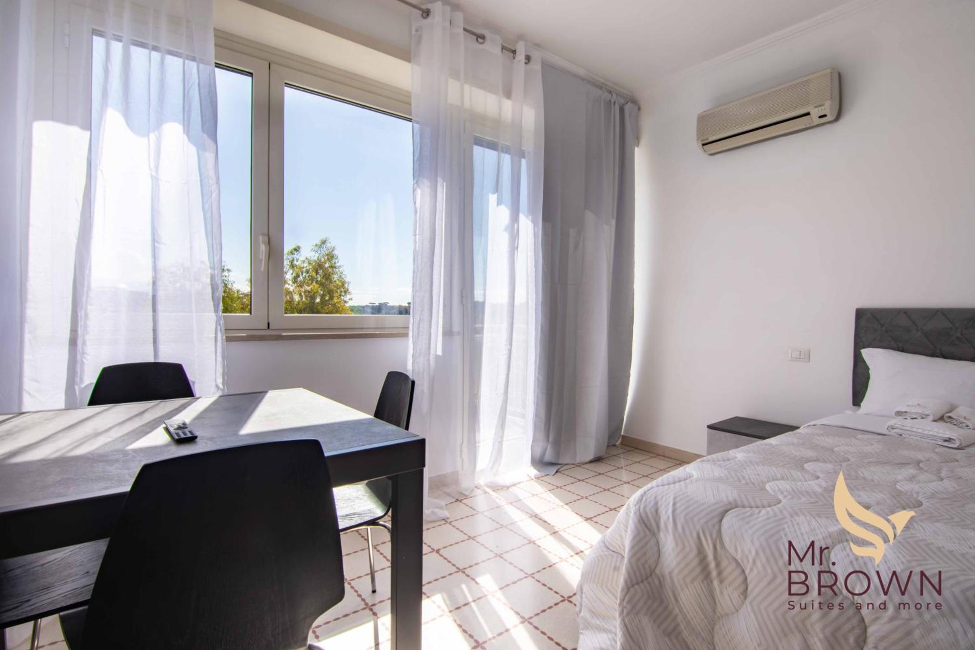 Mr Brown Home And Suites Рим Екстериор снимка