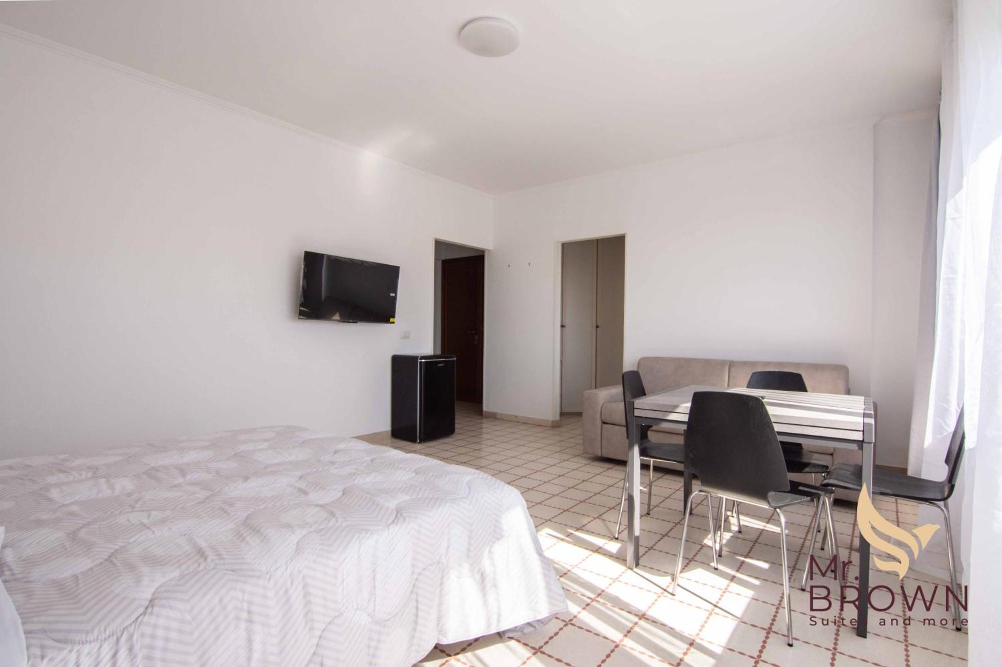 Mr Brown Home And Suites Рим Екстериор снимка